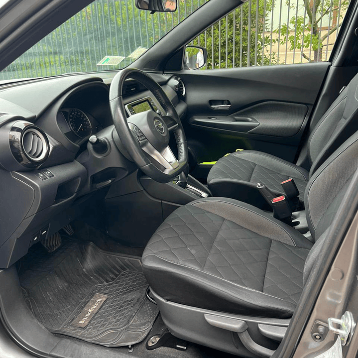 NISSAN KICKS ADVANCE / AÑO 2017 / 86000KM / 4X2 / AUTOMATICA / BENCINA 9