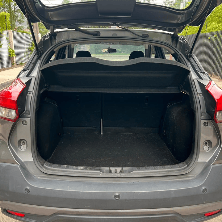 NISSAN KICKS ADVANCE / AÑO 2017 / 86000KM / 4X2 / AUTOMATICA / BENCINA 14