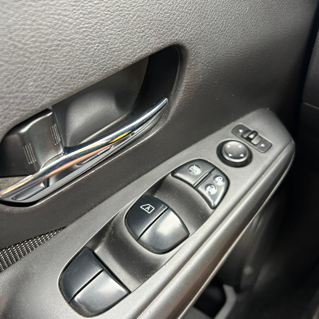 NISSAN KICKS ADVANCE / AÑO 2017 / 86000KM / 4X2 / AUTOMATICA / BENCINA 17