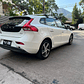 VOLVO V40 D2 COMFORT 2.0 / AÑO 2018 / 87.400KM / 4X4 / MECANICA / DIESEL - Miniatura 7