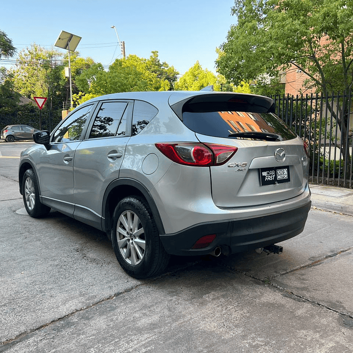 MAZDA CX-5 R  2.0 / AÑO 2015 / 108.000KM / 4X4 / MECANICA / BENCINA 5