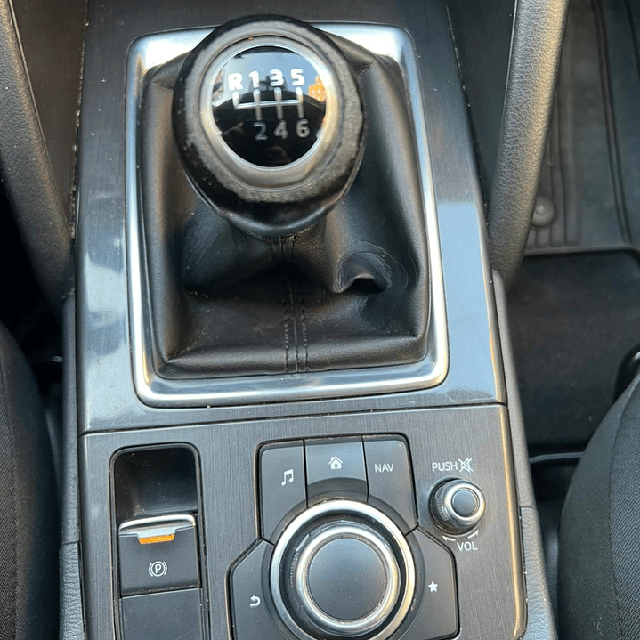 MAZDA CX-5 R  2.0 / AÑO 2015 / 108.000KM / 4X4 / MECANICA / BENCINA 18