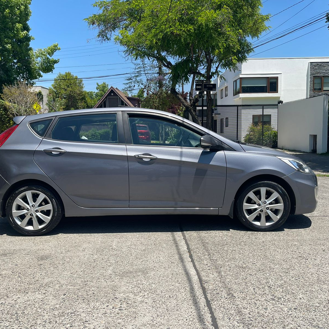 HYUNDAI ACCENT RB 1.6 / AÑO 2017 / 72000 KM / 4X2 / AUTOMATICA / BENCINA 5
