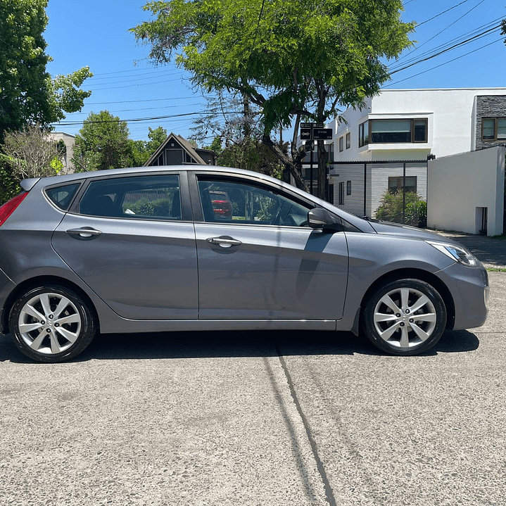 HYUNDAI ACCENT RB 1.6 / AÑO 2017 / 72000 KM / 4X2 / AUTOMATICA / BENCINA 5