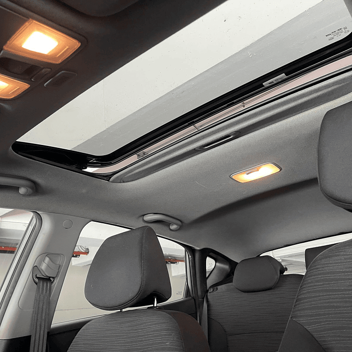 HYUNDAI ACCENT RB 1.6 / AÑO 2017 / 72000 KM / 4X2 / AUTOMATICA / BENCINA 9