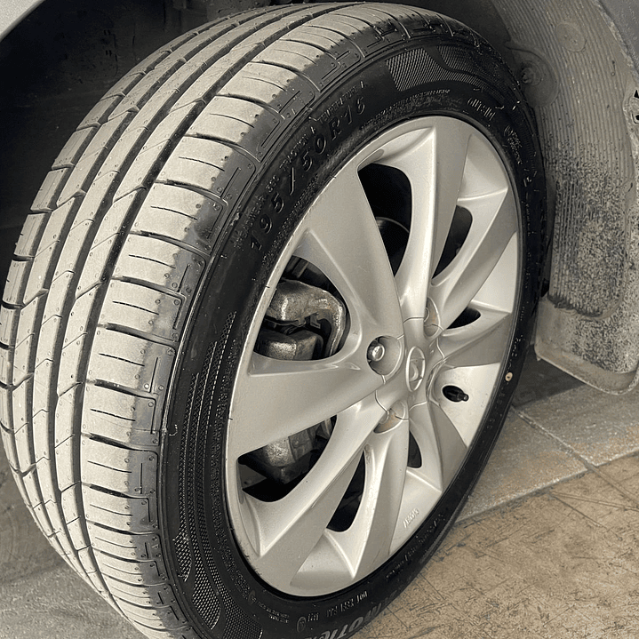 HYUNDAI ACCENT RB 1.6 / AÑO 2017 / 72000 KM / 4X2 / AUTOMATICA / BENCINA 12