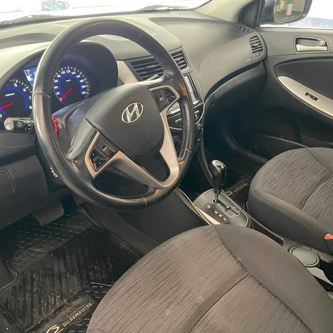 HYUNDAI ACCENT RB 1.6 / AÑO 2017 / 72000 KM / 4X2 / AUTOMATICA / BENCINA 13