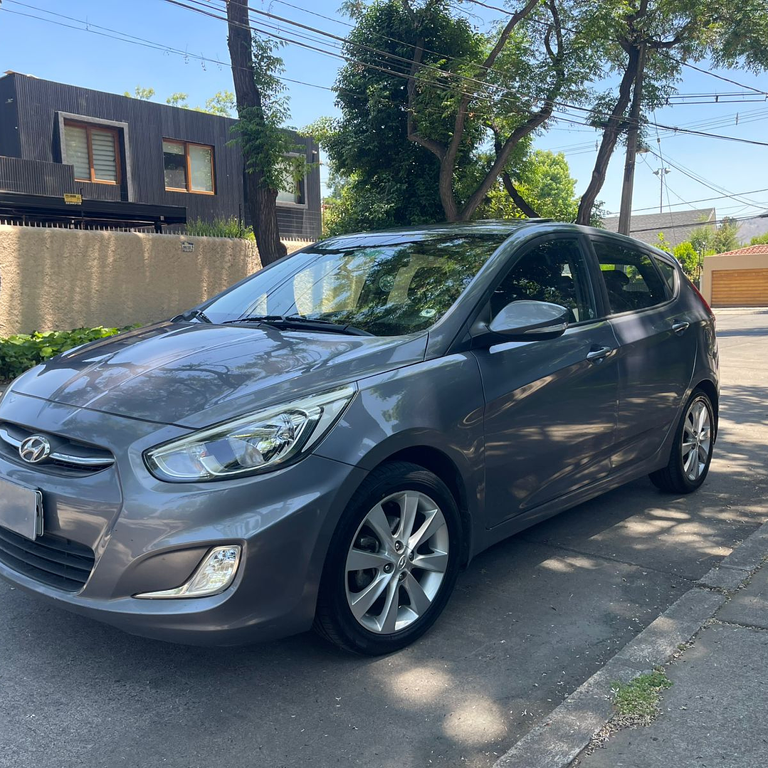 HYUNDAI ACCENT RB 1.6 / AÑO 2017 / 72000 KM / 4X2 / AUTOMATICA / BENCINA 2