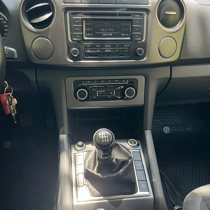 AMAROK HIGHLINE 2.0 / AÑO 2015 / 163.000KM / 4X4 / MECANICA / DIESEL 16