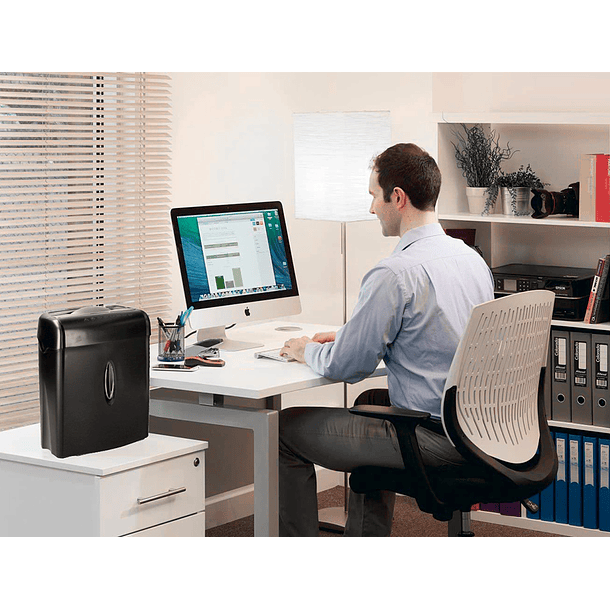 Destruidora de documentos q-connect capacidade de corte 6 folhas destroi agrafes clips e cartoes 8