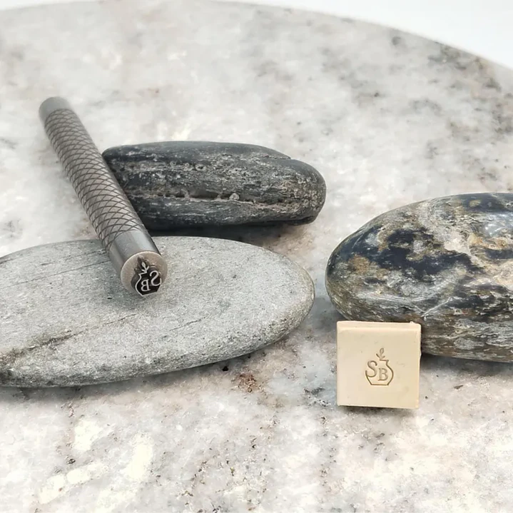 Mini Carimbo personalizado  para cerâmica - Ideal para marcas de peças em argila e cerâmica.  4