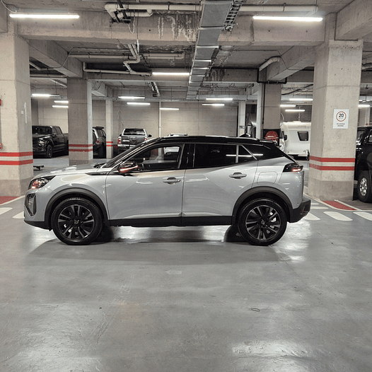 PEUGEOT 2008 2025 10