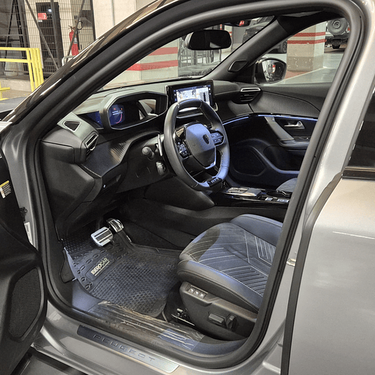 PEUGEOT 2008 2025 12