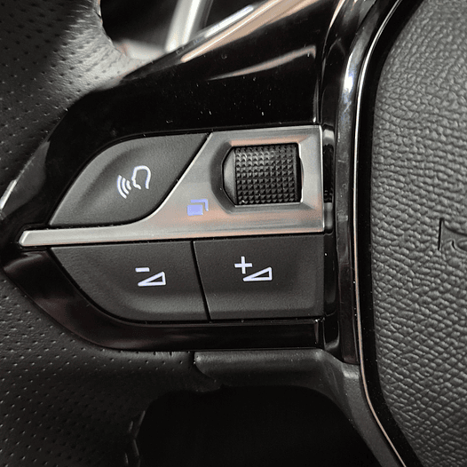 PEUGEOT 2008 2025 21