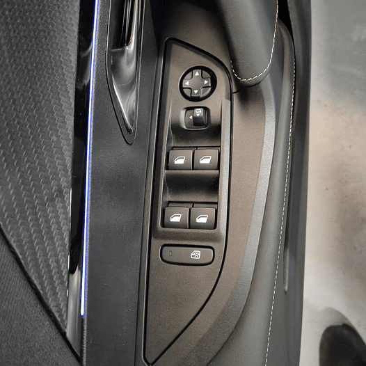 PEUGEOT 2008 2025 19