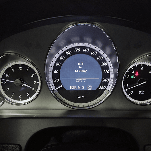 Mercedes-Benz E500 – 2011 9