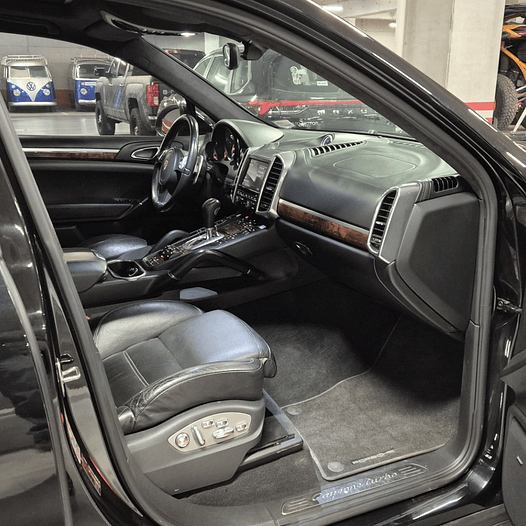 PORSCHE CAYENNE TURBO, 2011 16