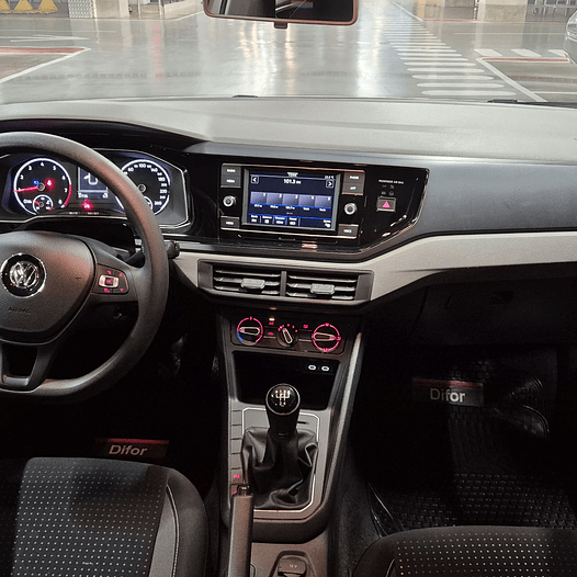 VOLKSWAGEN POLO COMFORTLINE 2023 9