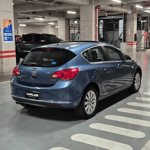 Opel Astra II Auto Enjoy HB5 1.6 Turbo 2015 4