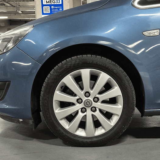 Opel Astra II Auto Enjoy HB5 1.6 Turbo 2015 9