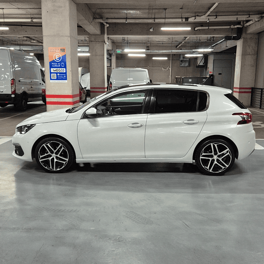 Peugeot 308 1.6 BlueHDi 120 HP Manual Feline – Año 2018 4