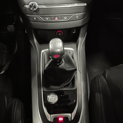 Peugeot 308 1.6 BlueHDi 120 HP Manual Feline – Año 2018 15