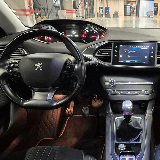 Peugeot 308 1.6 BlueHDi 120 HP Manual Feline – Año 2018 21