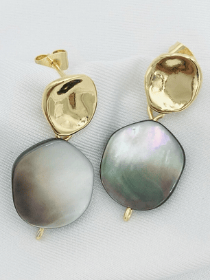 Aretes Dorados Con Nácar Natural