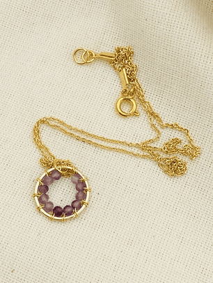 Collar dorado ¨Lirio Amatista¨