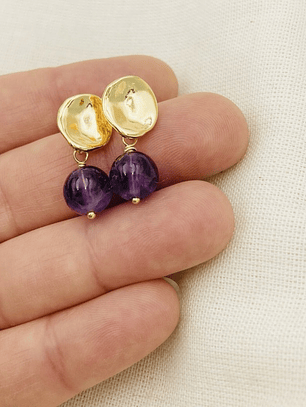 Aretes dorados con piedra Amatista