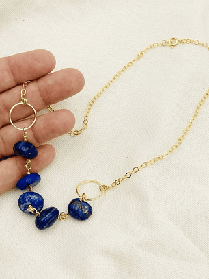 Collar dorado con piedras Lapislázuli