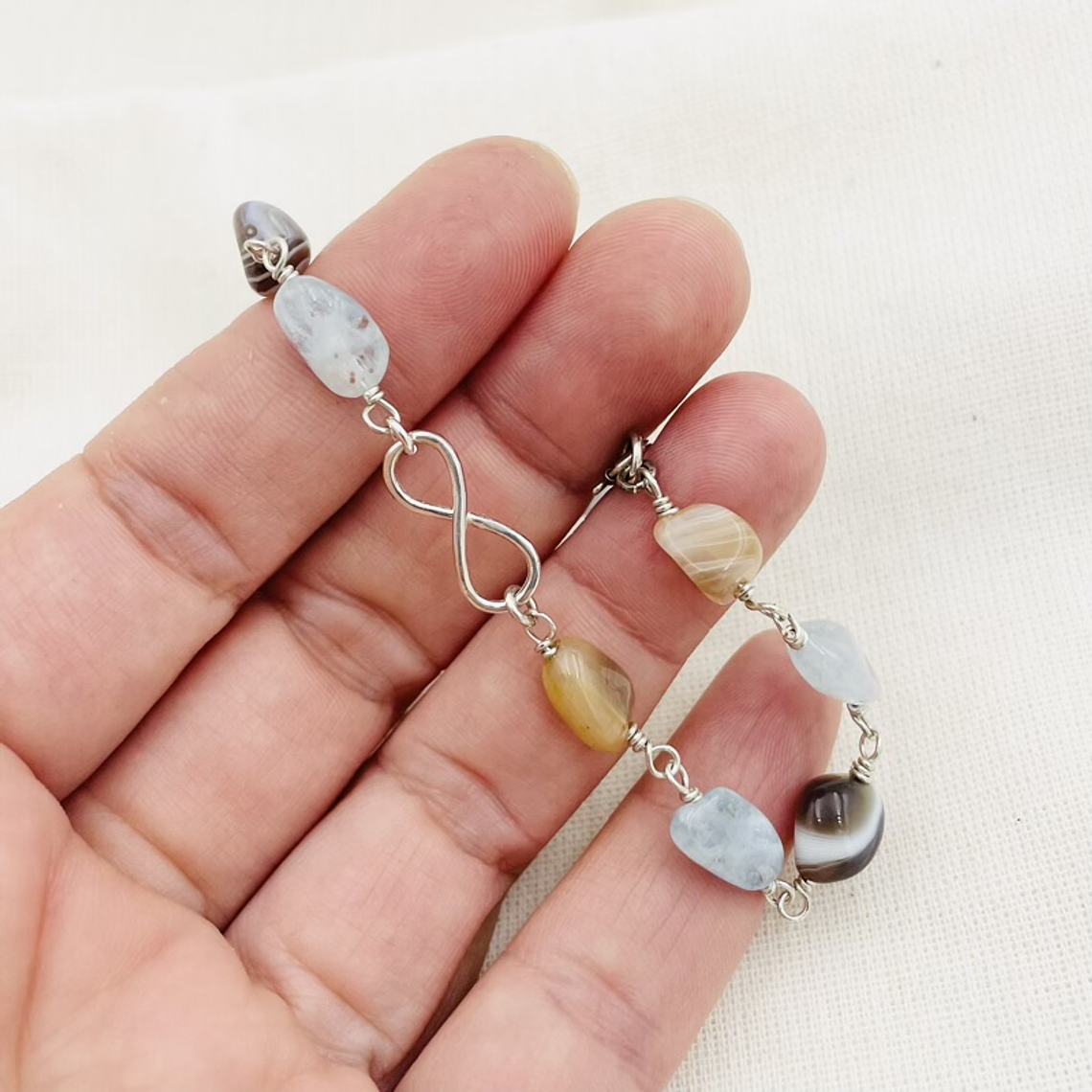 Pulsera Infinito Con Piedras Aguamarina Y Agatas 2