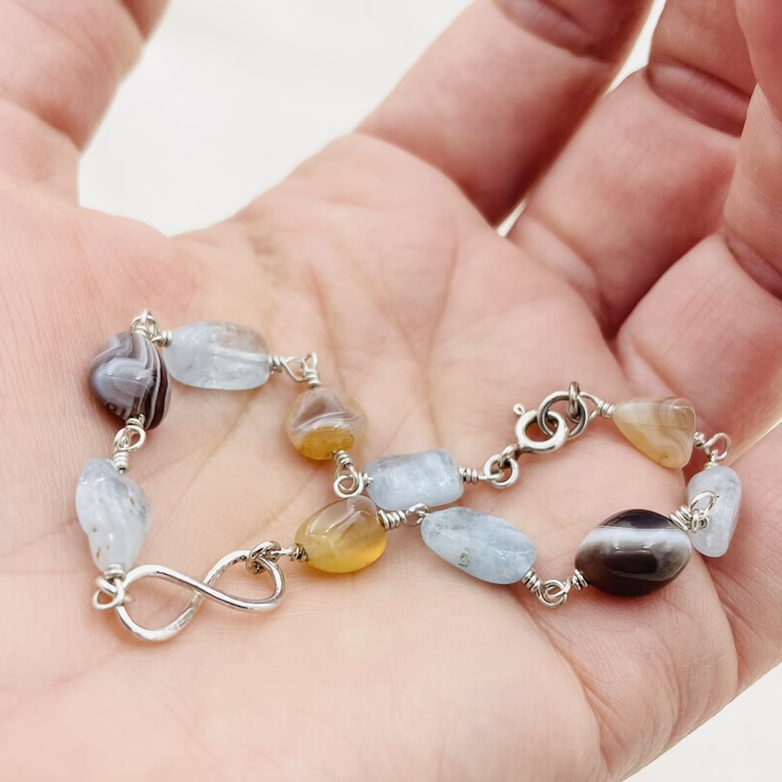 Pulsera Infinito Con Piedras Aguamarina Y Agatas 3