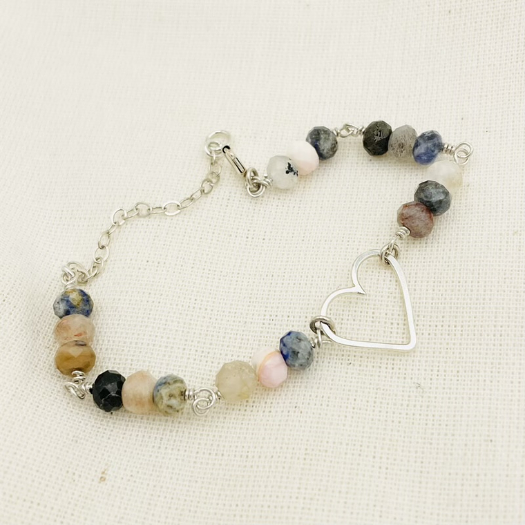 Pulsera Corazón de plata con piedras 1
