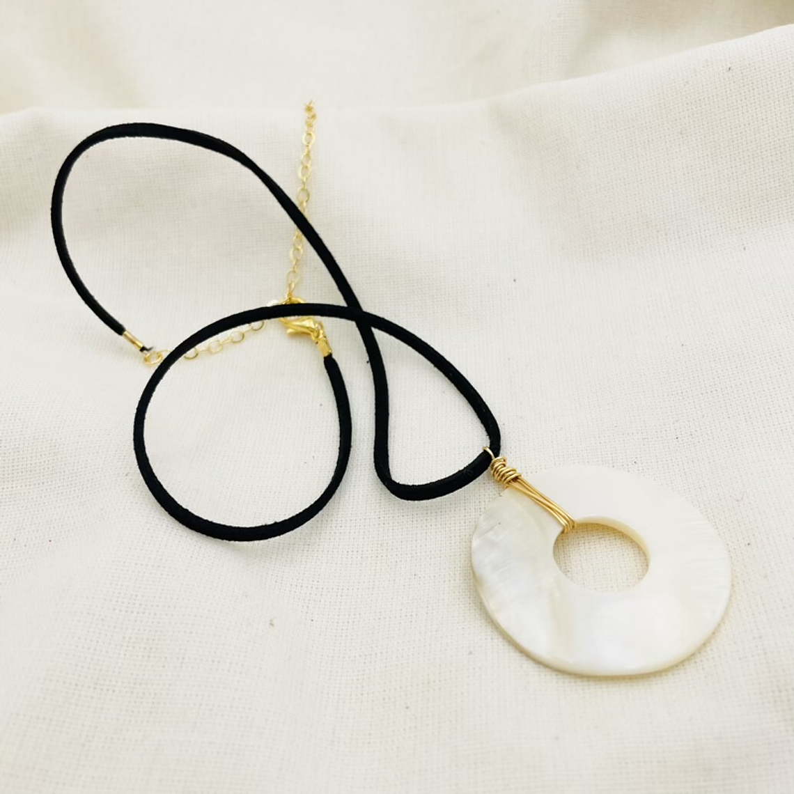 Collar rueda de Nácar grande 1