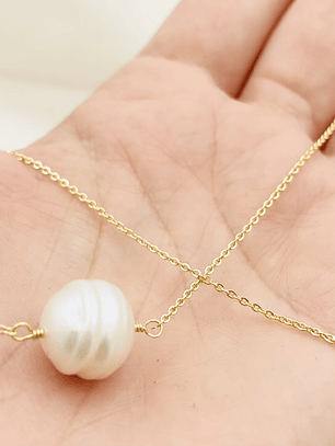 Collar cadena dorado con perla solitario