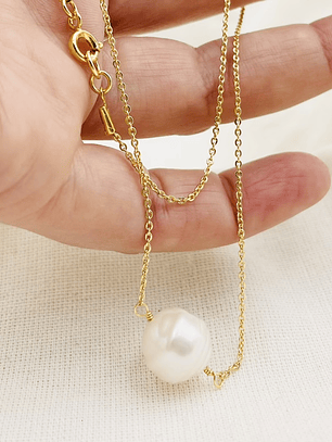 Collar cadena dorado con perla solitario