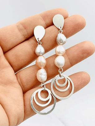 Aretes de plata largos con perlas tricolor