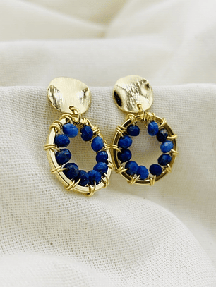 Aretes ¨Lirio¨ entorchado en Lapislázuli