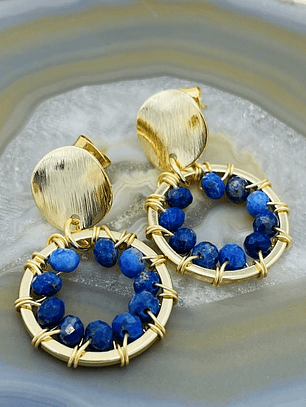 Aretes ¨Lirio¨ entorchado en Lapislázuli