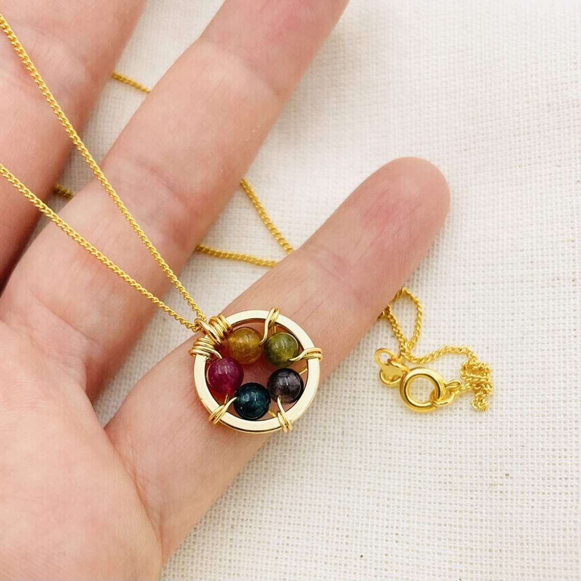 Collar dorado ¨Manzanilla¨multciolor 2