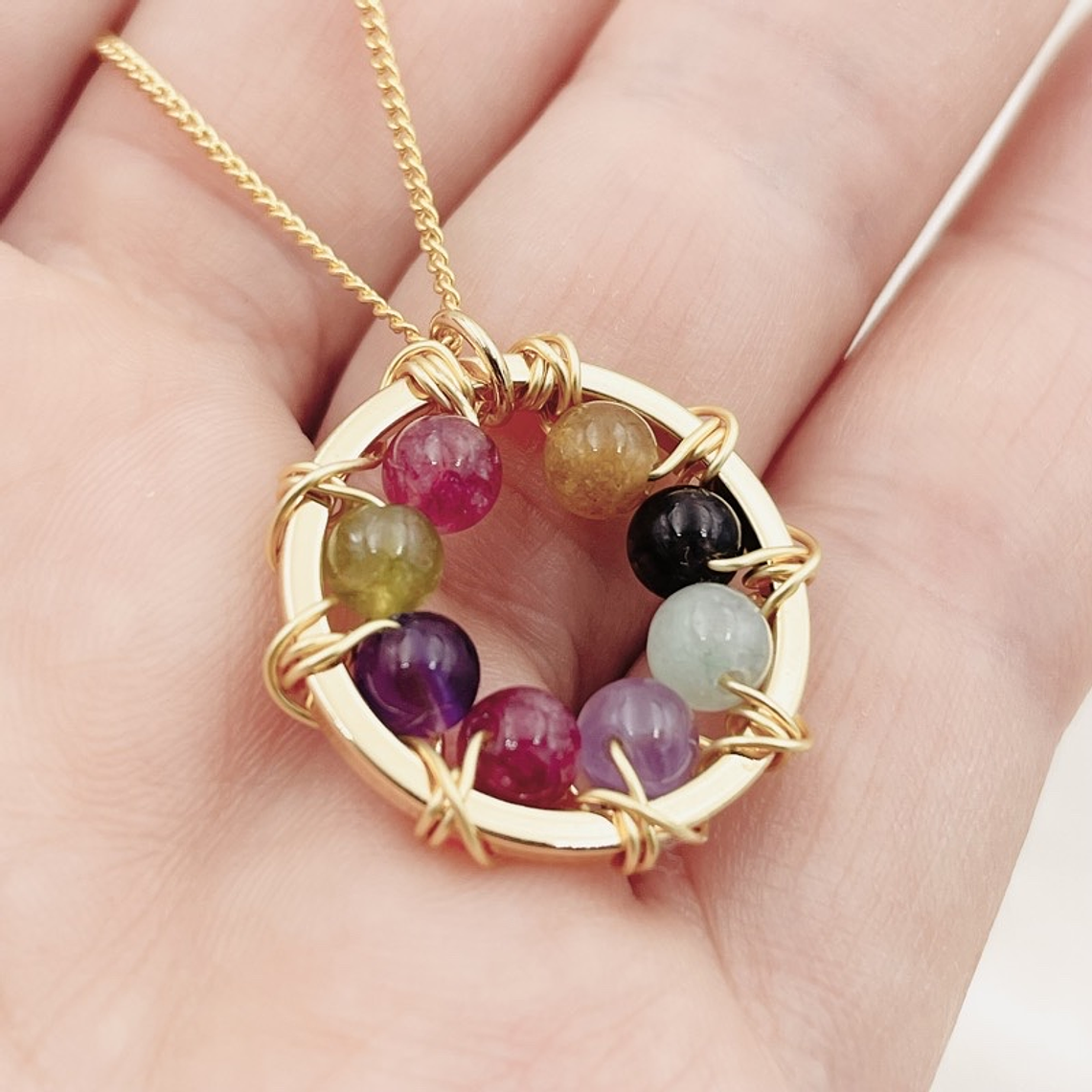 Collar dorado ¨Lirio Reina¨ mix multicolor 2