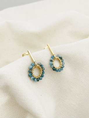Aretes dorados ¨Margarita¨de piedras Apatita