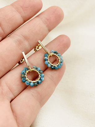 Aretes dorados ¨Margarita¨de piedras Apatita