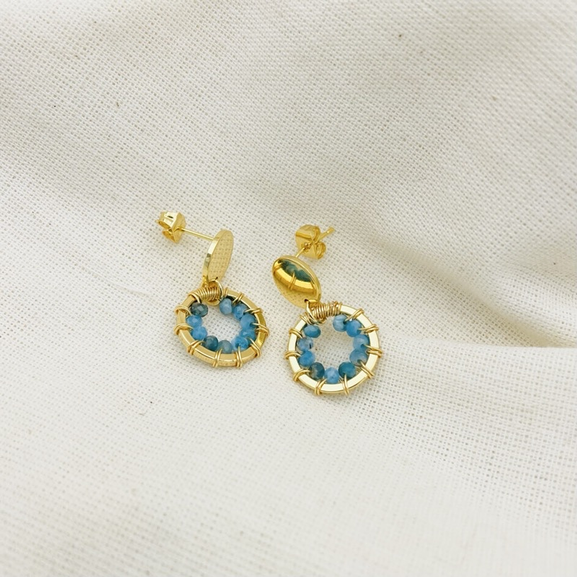 Aretes dorados ¨Manzanilla¨de piedras Apatita 2