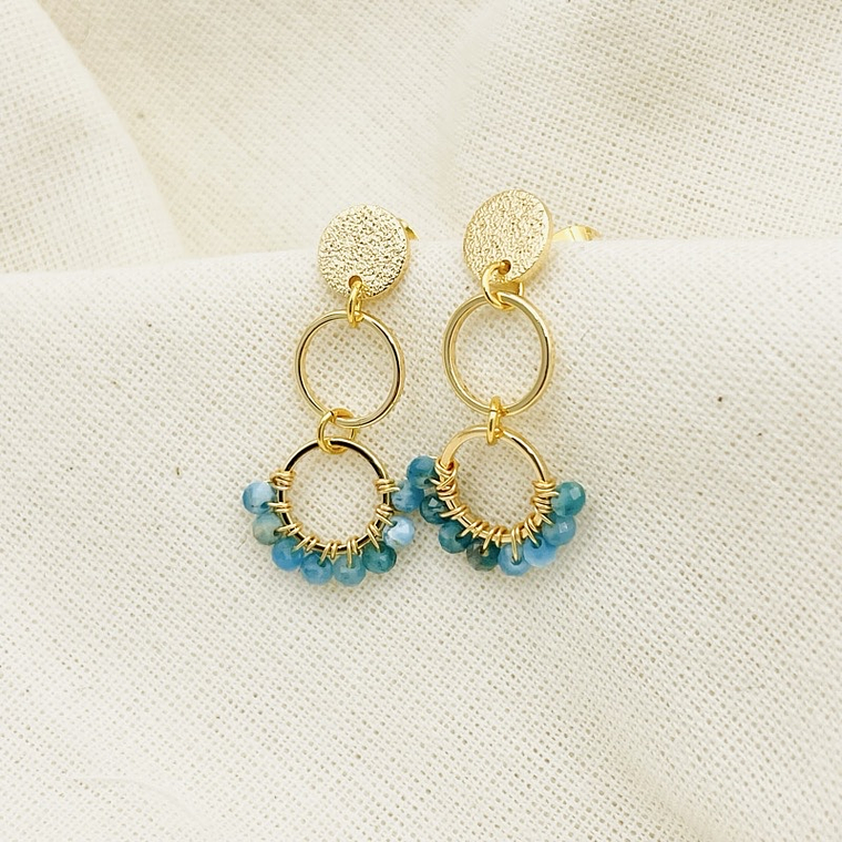 Aretes dorados ¨Tulipán¨ de piedras Apatita 2