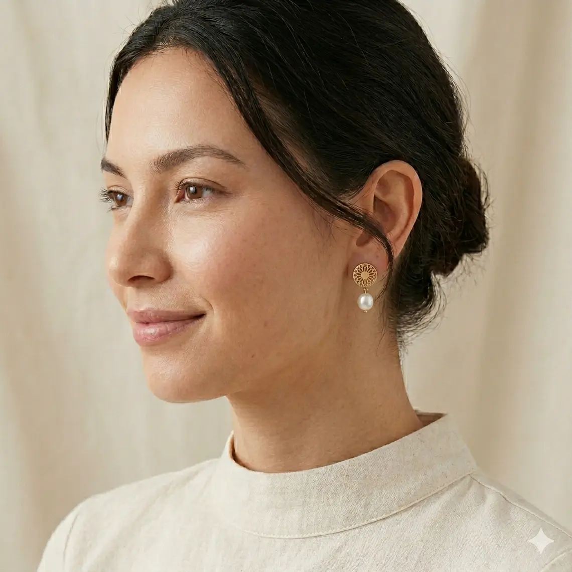 Aretes mandala dorados con perlas 3