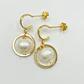 Aretes dorados colgantes con perla - thumbnail 1