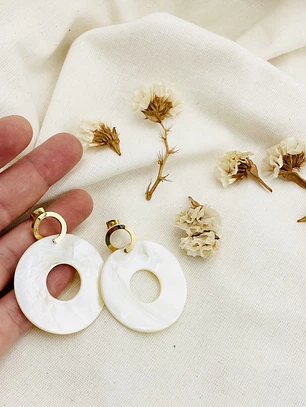 Aretes dorados con rueda de Nácar