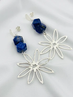 Aretes largos flor Crisantemo de plata con Lapislázuli